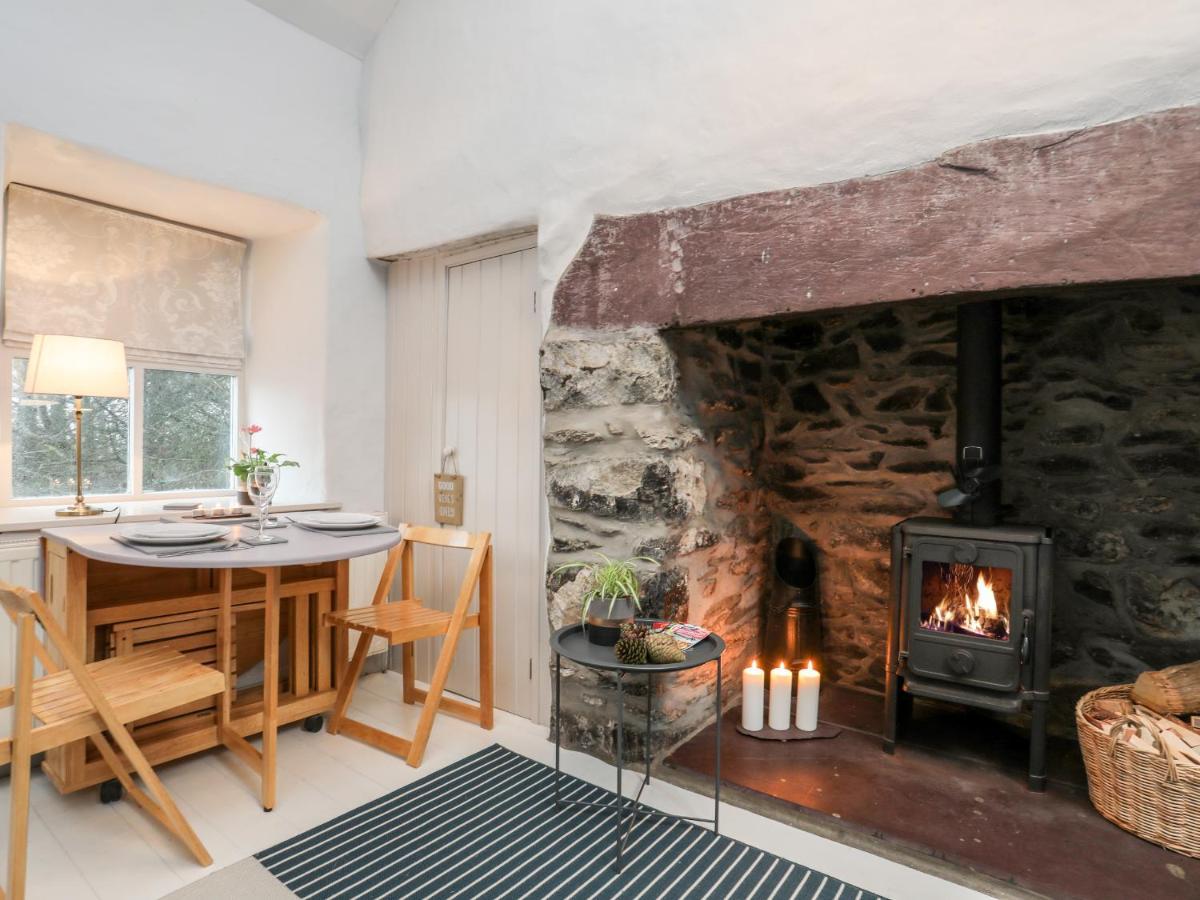 Y Garreg Fawr * Caernarfon